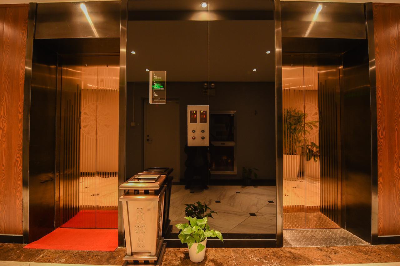 Metropolo,Shanghai,Hongqiao Airport,Wuzhong Road Xangai Exterior foto