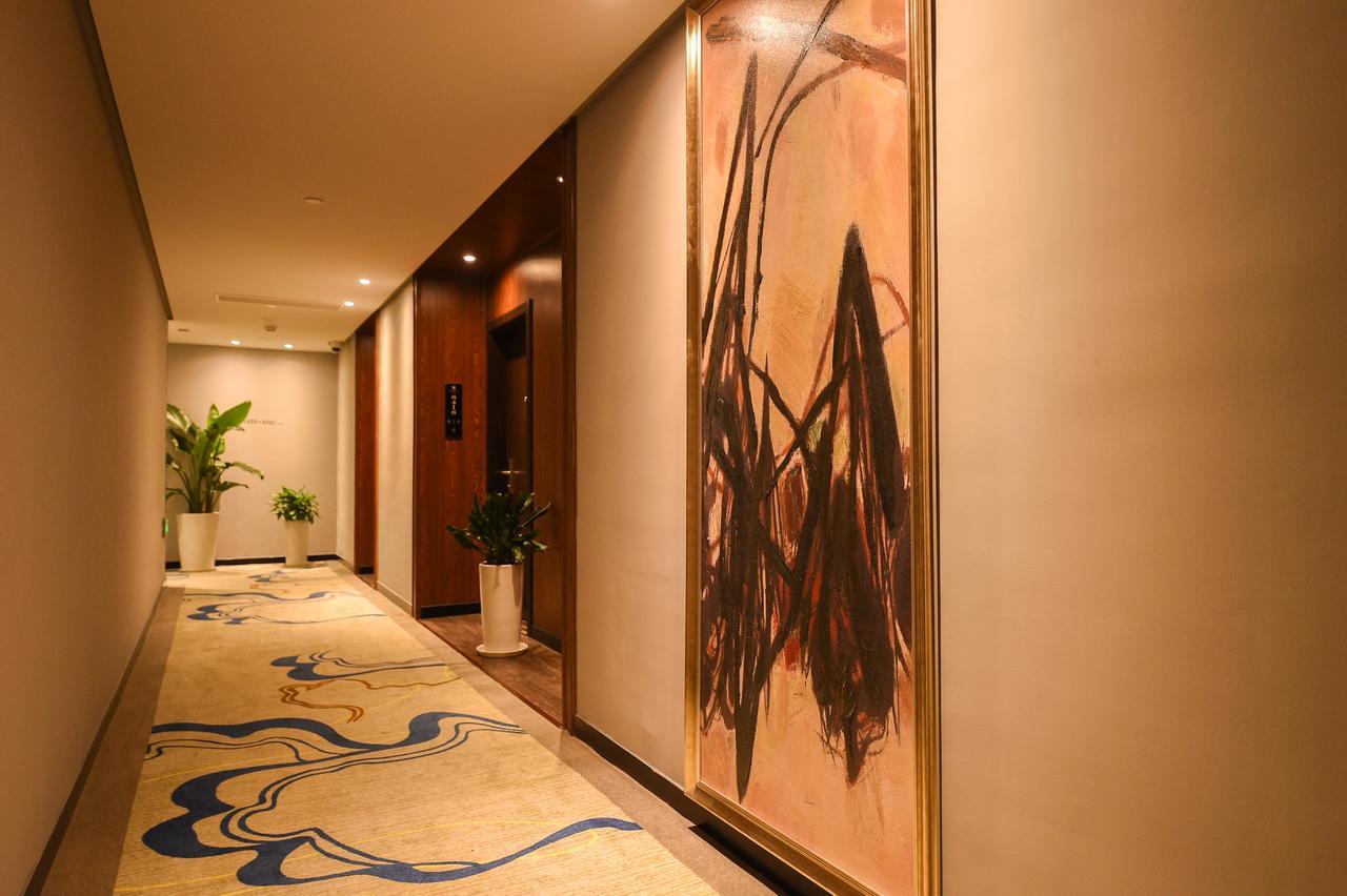 Metropolo,Shanghai,Hongqiao Airport,Wuzhong Road Xangai Exterior foto